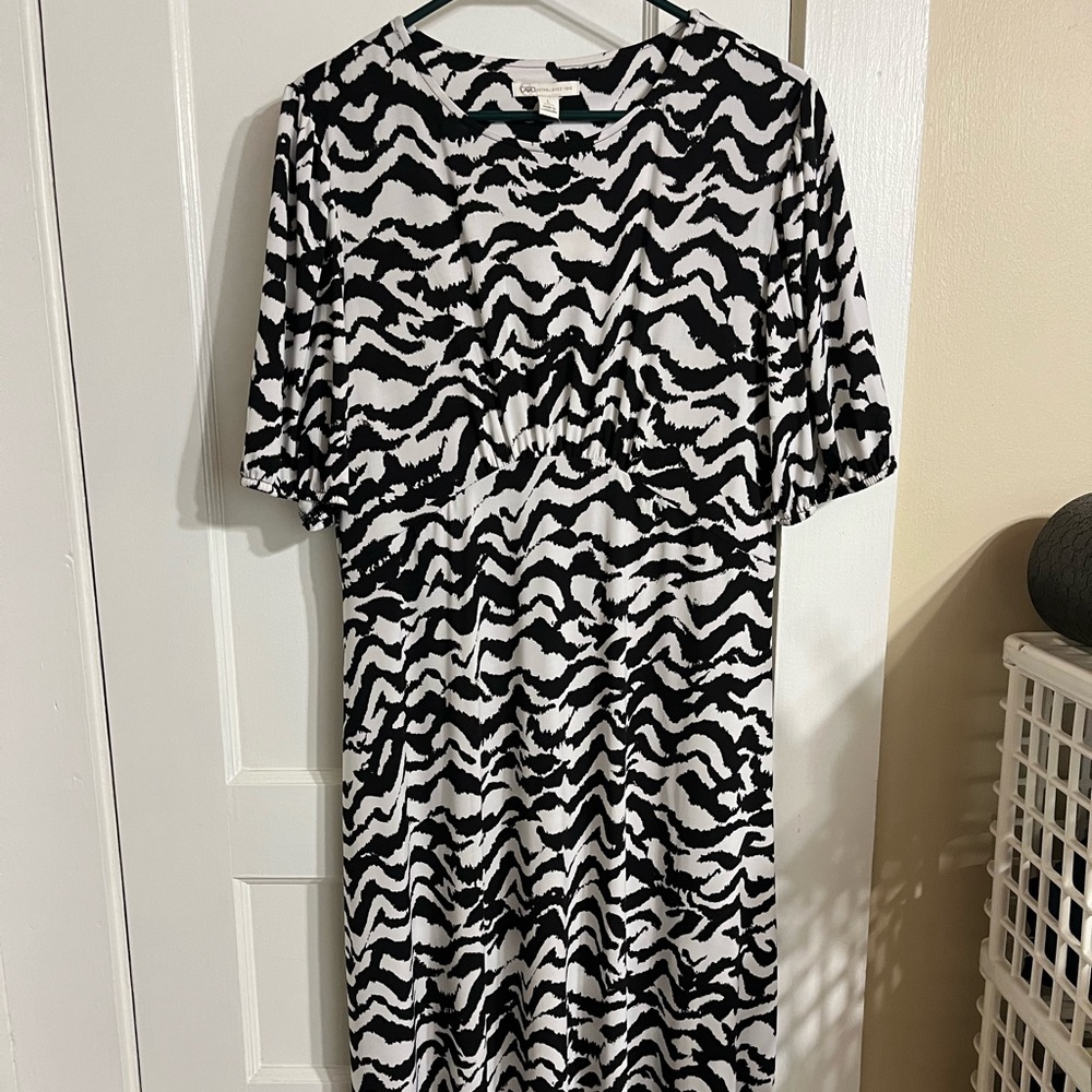 Cato Black and White Dolman Sleeve Sheath Dress